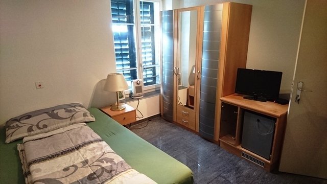 Tinere 18+, prezentabile